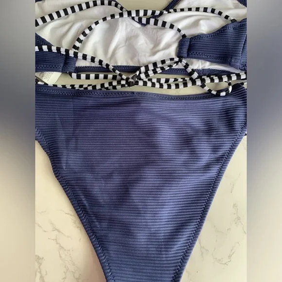 Cupshe Strappy Tied Bikini | Large - Picture 5 of 9